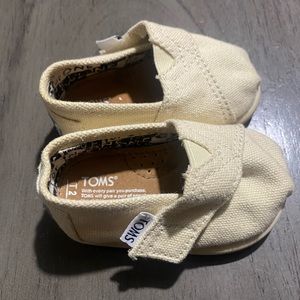 Baby Toms! Sz 2 (3-6 mos)